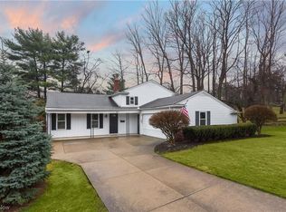 1287 Chatham Pl, Rocky River, OH 44116