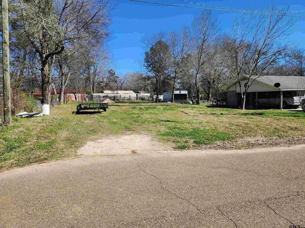 412B Milligan Dr, Pittsburg, TX 75686