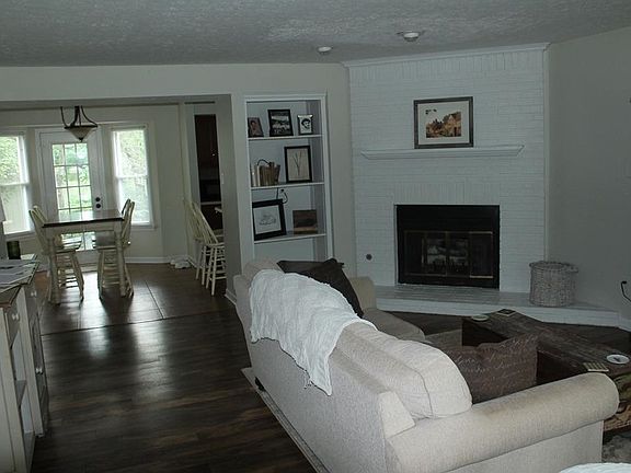 3rd image of 2816 N Mill Pl