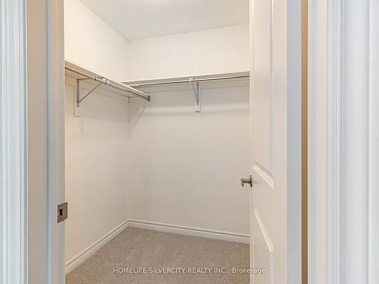 215 Southworth St N — Photo 22