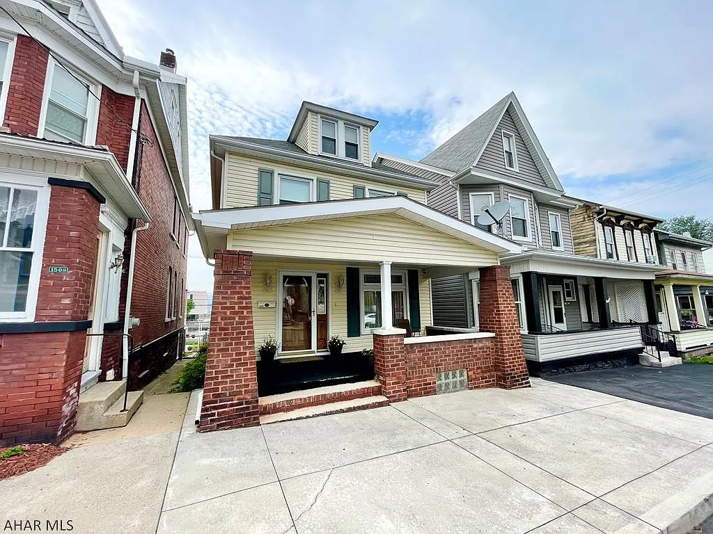 1506 3rd Ave photo 1