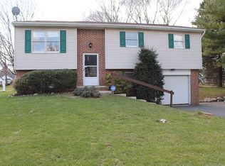 6456 Orange St, East Petersburg, PA 17520