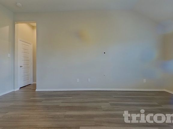 2nd image of 618 Autumn Ave