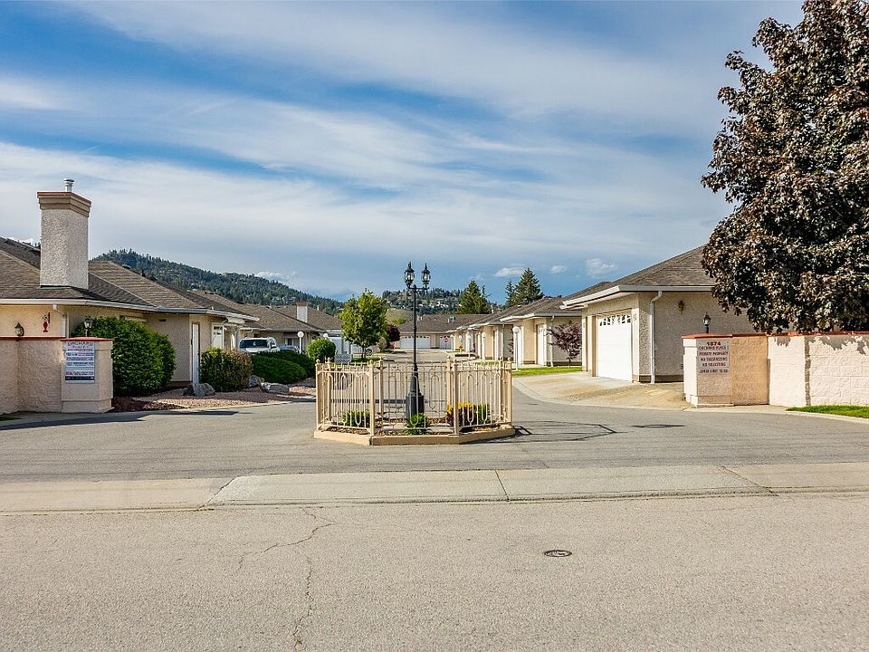 1st image of 1874 Parkview Cres Unit 4