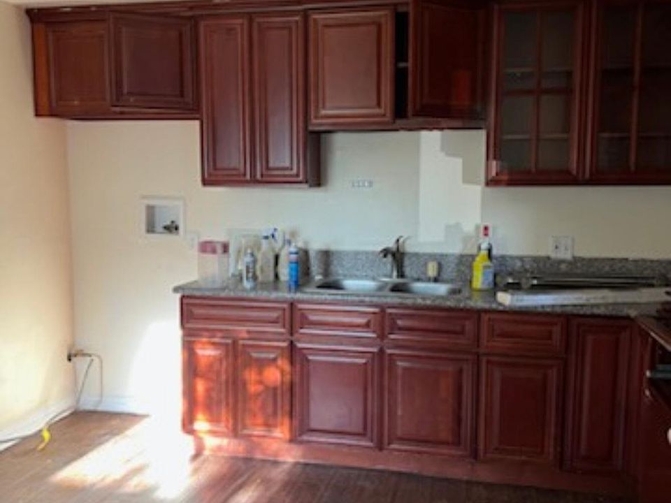 1st image of 622 Chatterton Ave #F
