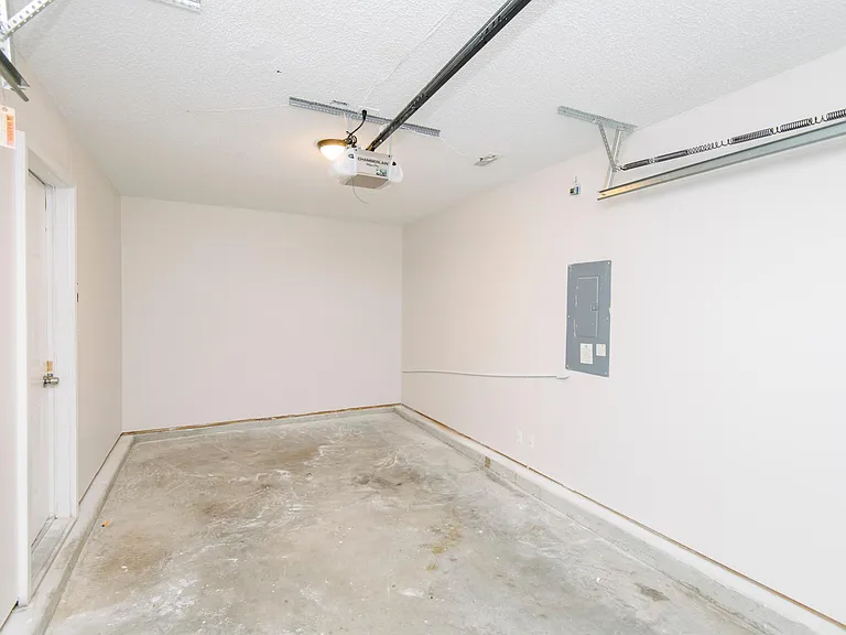 221 Adefield Ln — Photo 12