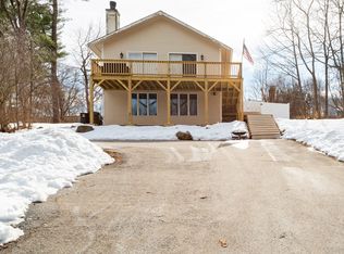 16 Lakeshore Dr, Georgetown, MA 01833