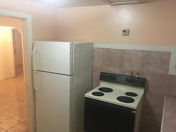 3rd image of 720 Washington St #1
