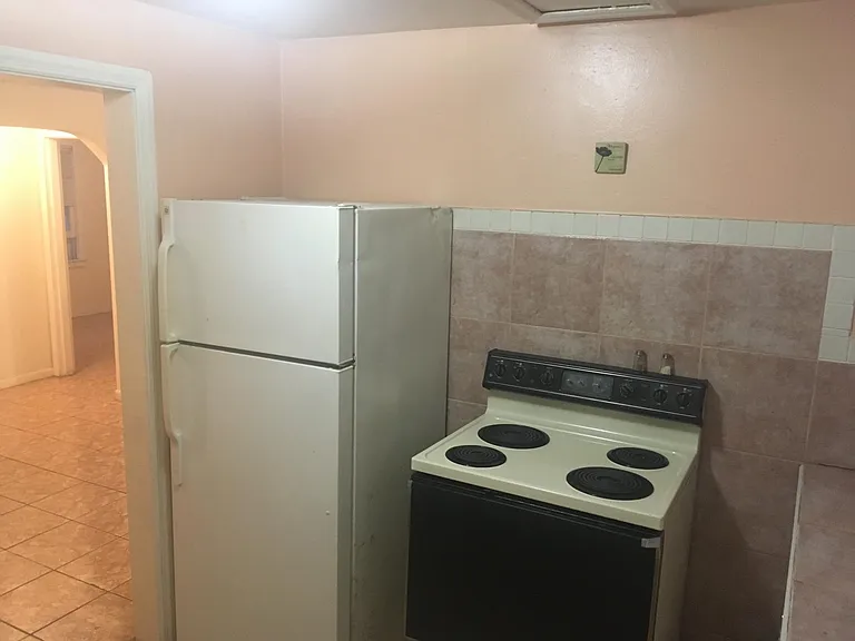 720 Washington St #1 — Photo 3