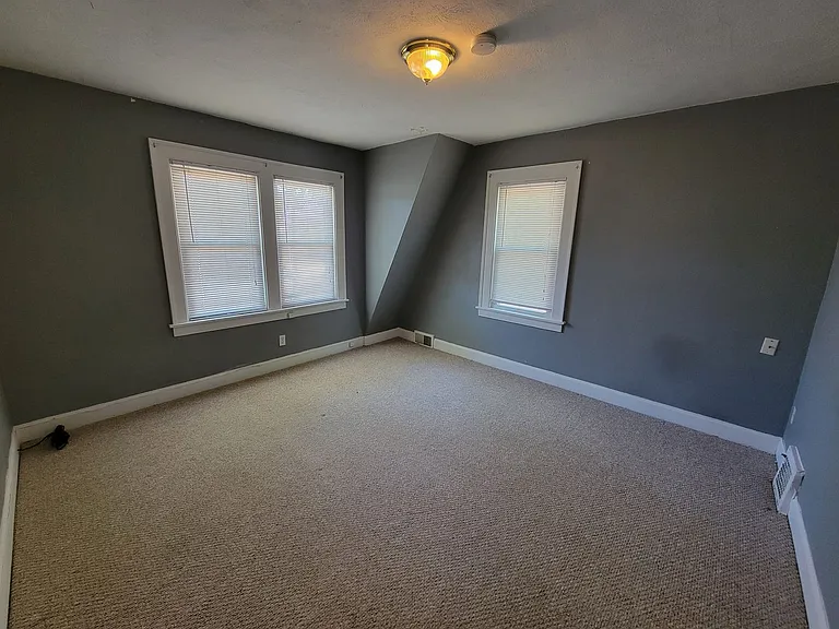 1444 S Bend Ave — Photo 24