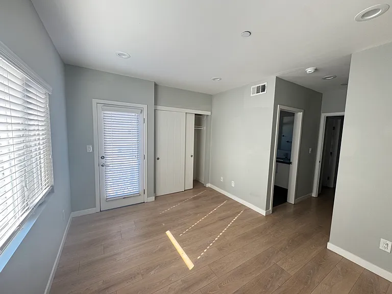 6117 W Fountain Ave — Photo 2