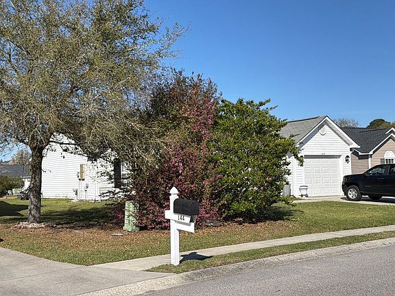 3rd image of 140 Centennial Cir