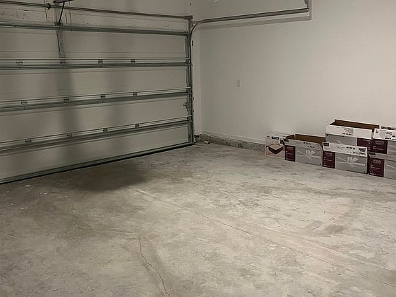 2nd image of 207 Silver Myrtle Ct