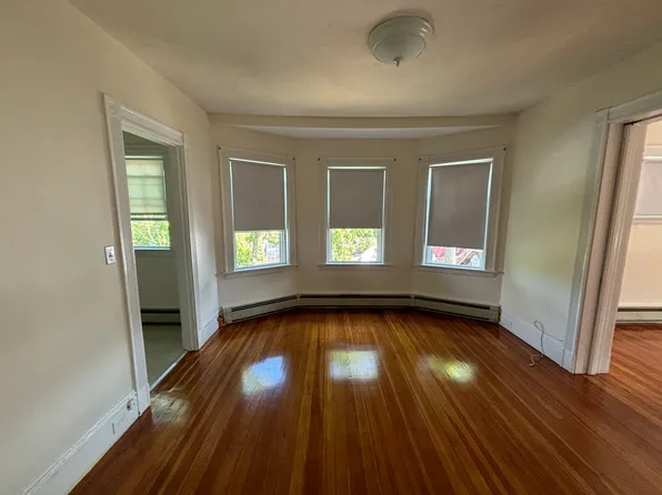 16 Maple St APT 3, Waltham, MA 02453