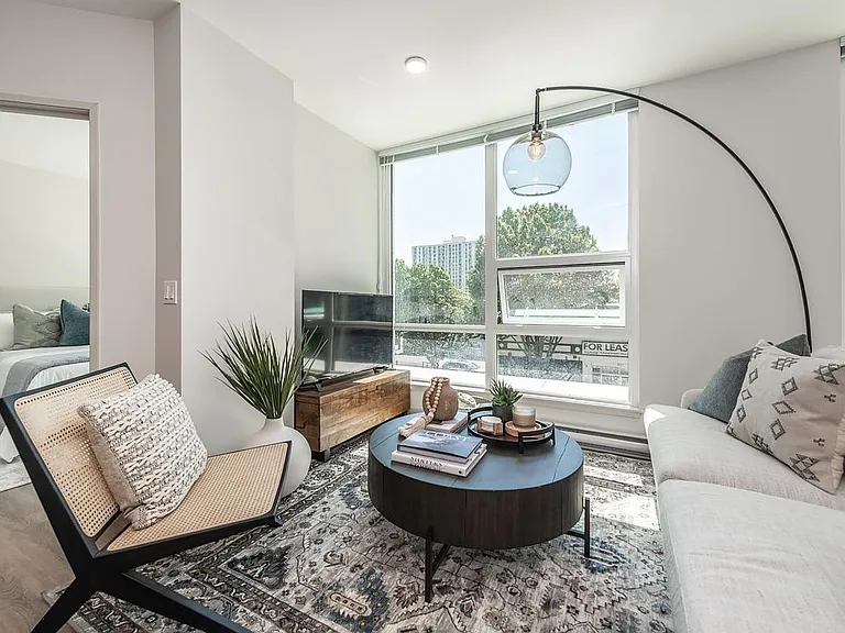 1400 Quadra St — Photo 13