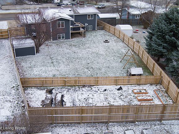 3rd image of 695 8th Ave E