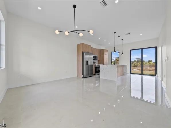 1023 Graystone Ave, Lehigh Acres, FL 33974