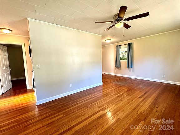 5th image of 190 Hickman Ave