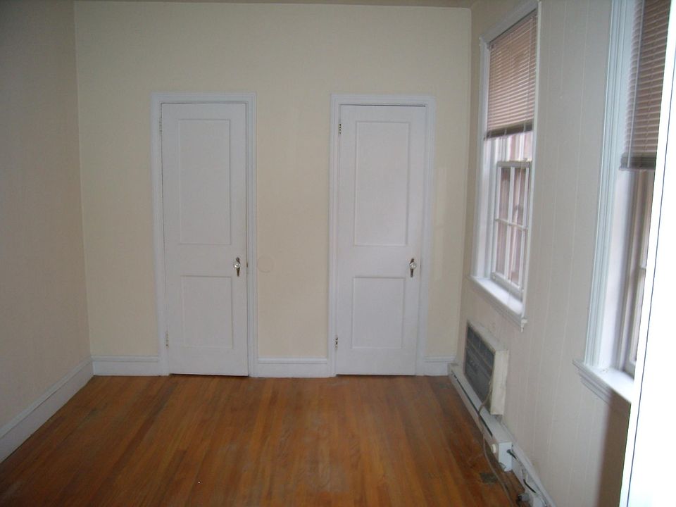 2nd image of 1303 N Franklin St APT 8