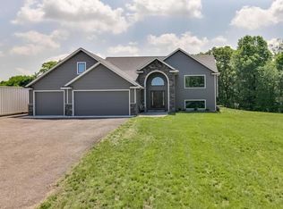 18777 Flamingo St NW, Cedar, MN 55011