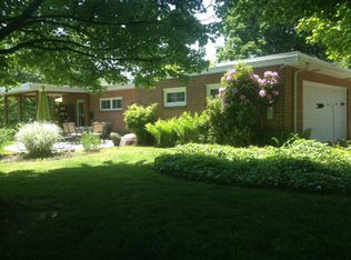 2 Breezy Knoll Rd, Willow Street, PA 17584