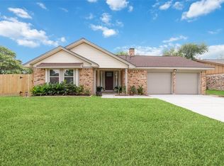 16303 Deer Lick Dr, Houston, TX 77090