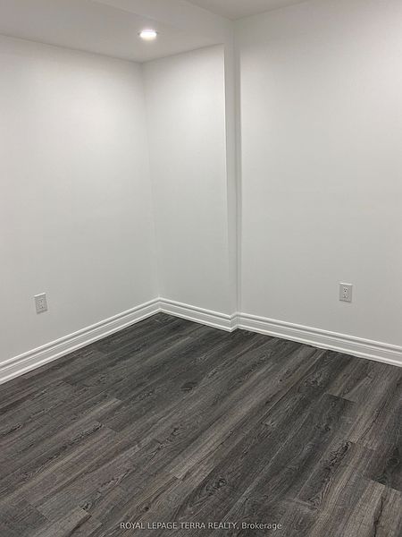 Ajax House for rent - 1 Bedroom — photo 4