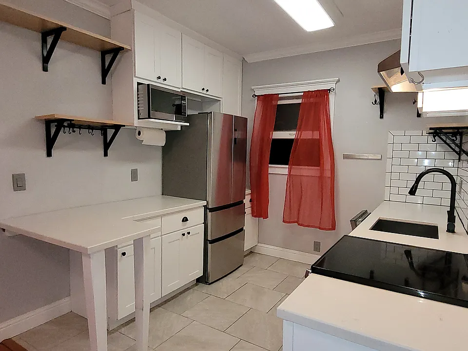 1715 Sonoma Blvd #208