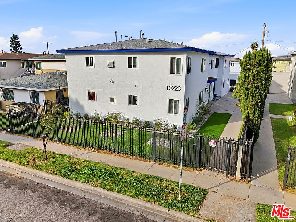 1st image of 10223 Darby Ave