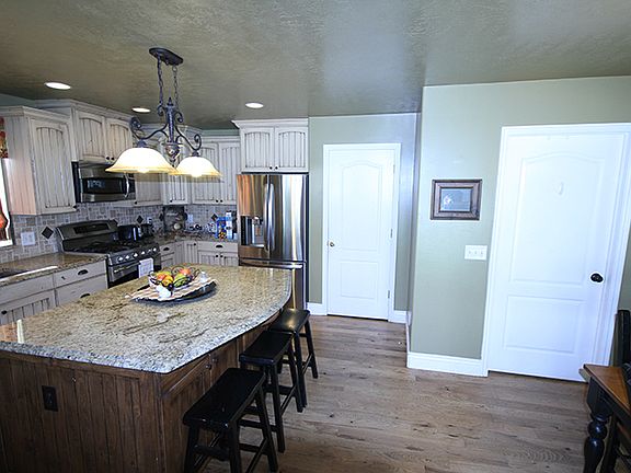 2nd image of 13848 S Belle Isis Bay