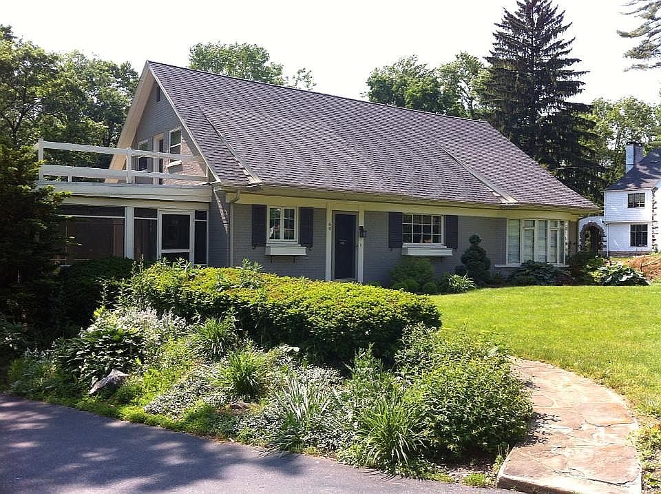 2nd image of 60 Jackson Dr
