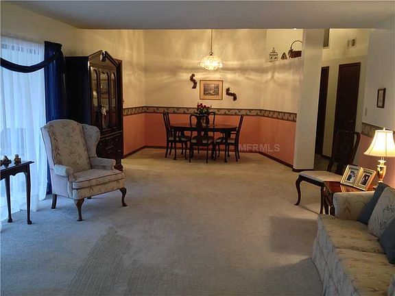 4th image of 1942 Long Pond Dr