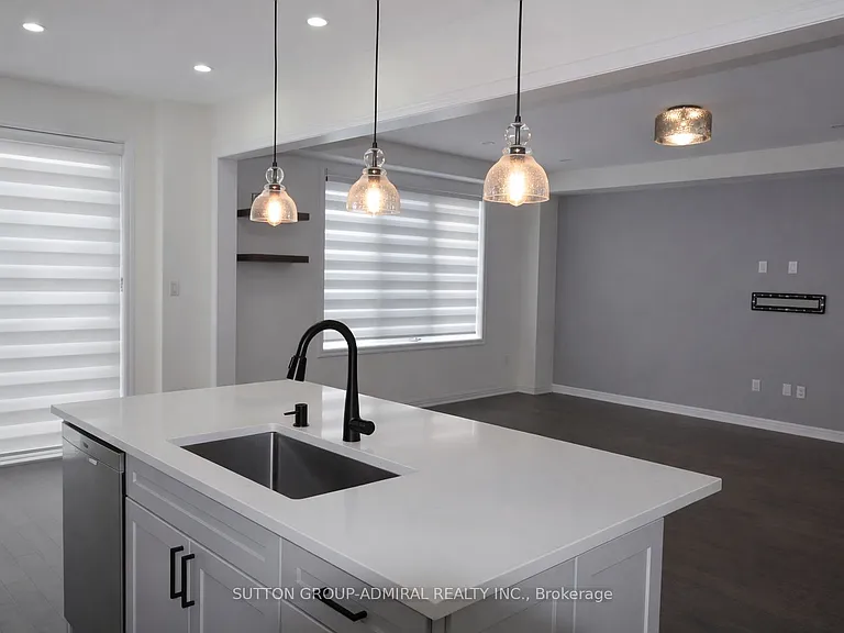 65 Barkerville Dr — Photo 11