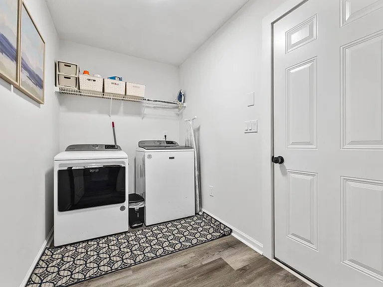 2322 Red Rose Ln — Photo 25