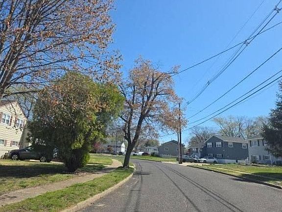 5th image of 716 Hirsch Ave