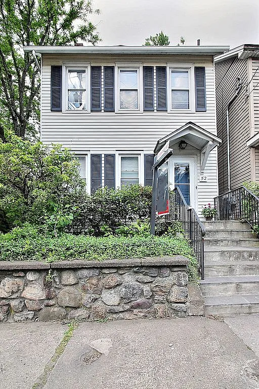 52 Broad St photo 1