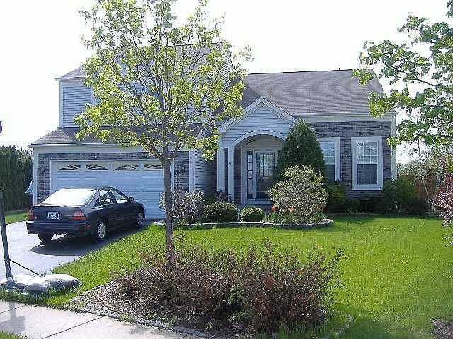1st image of 197 Oakton Ln