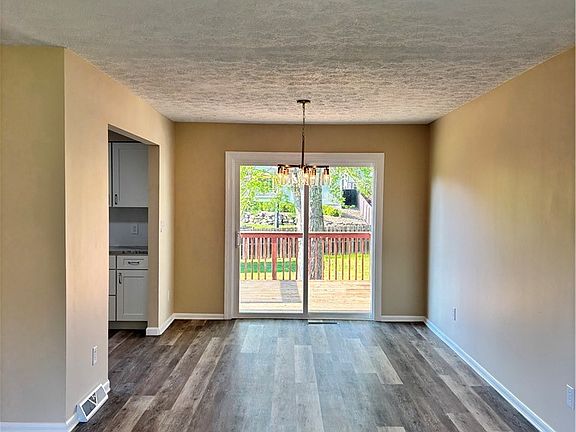5th image of 663 Meadowland Dr