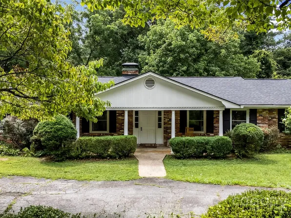 2528 Kanuga Pines Dr #13, Hendersonville, NC 28739