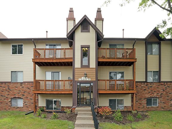 Welcome to Chateau Knoll Apartments