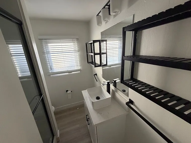 2519 Columbia Street — Photo 40
