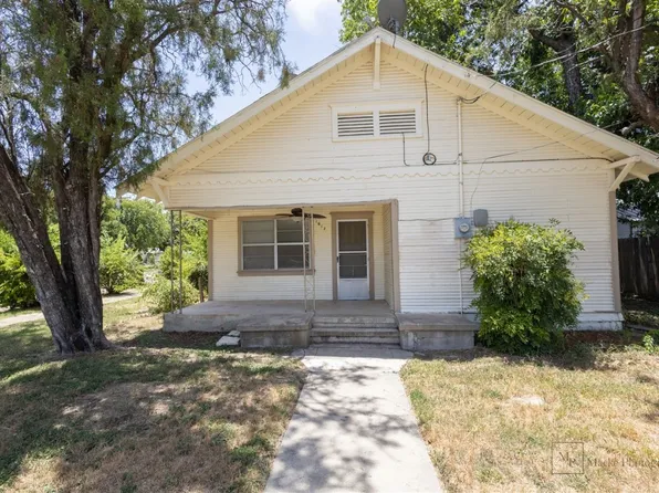 1617 4th St, Brownwood, TX 76801