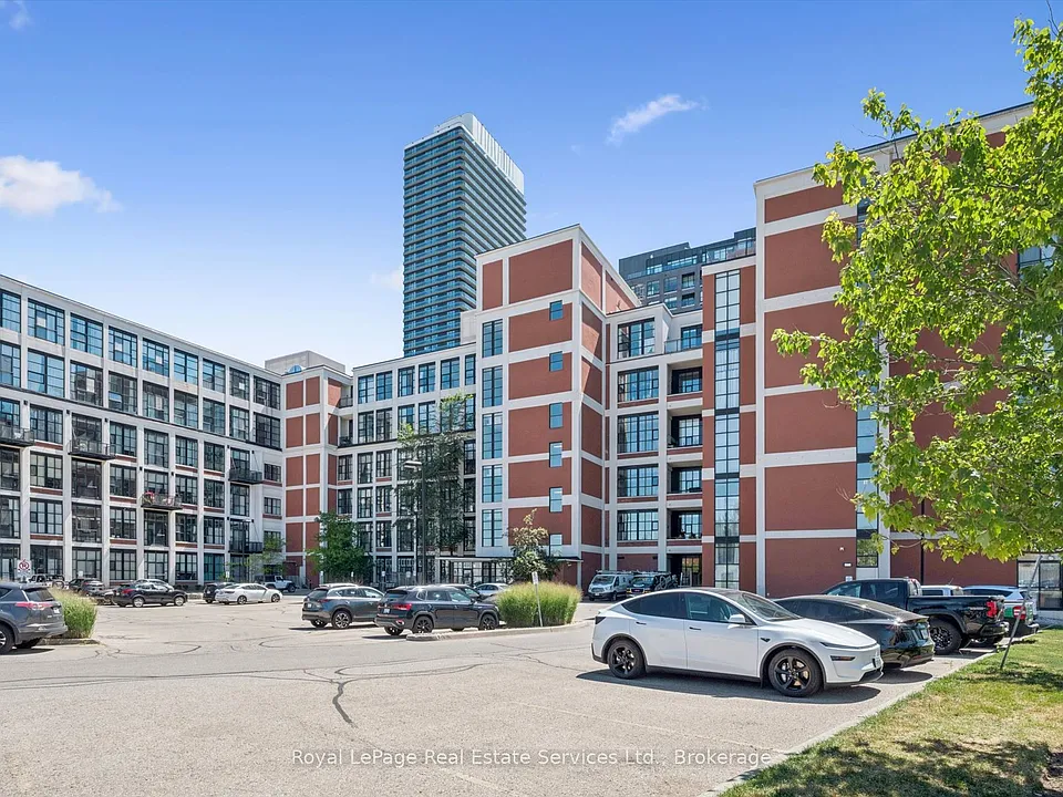410 King St W #308