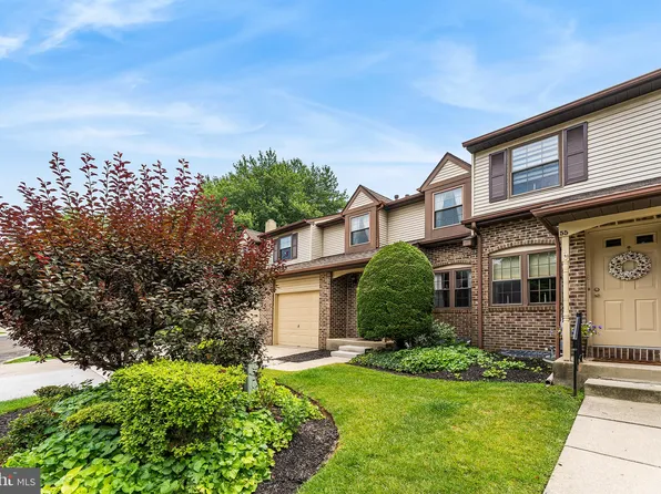 54 Greensward Ln, Cherry Hill, NJ 08002