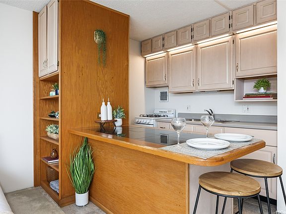 5th image of 750 Amana St APT 1803