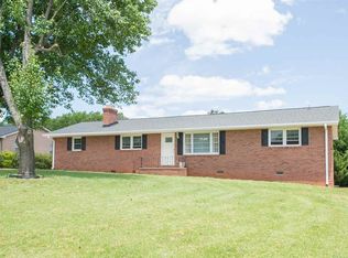108 Mitchell Dr, Greer, SC 29650