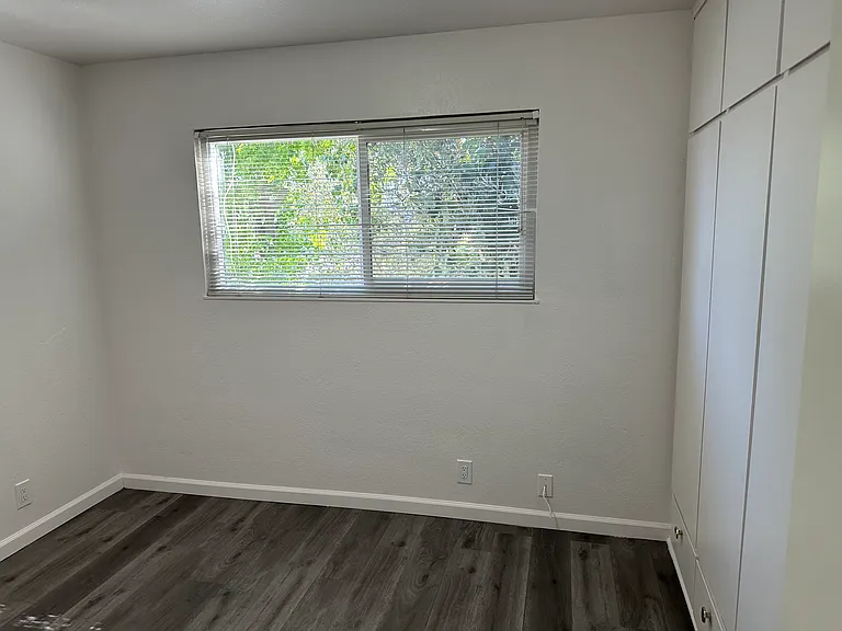 3609 Rowley Dr — Photo 15