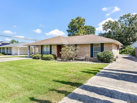 3rd image of 2054 Rowcliff Dr