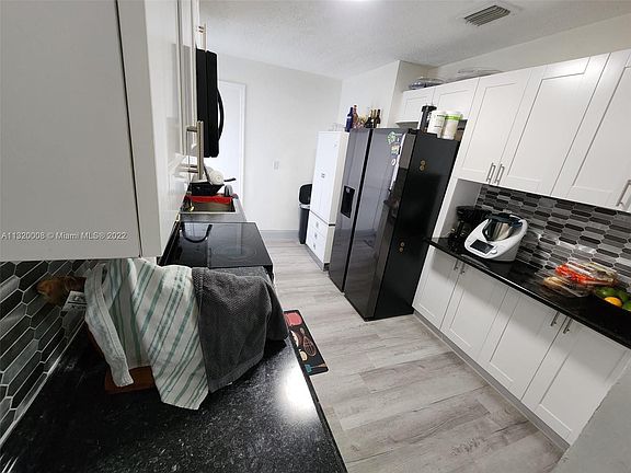 3rd image of 3150 SW 36th Ave