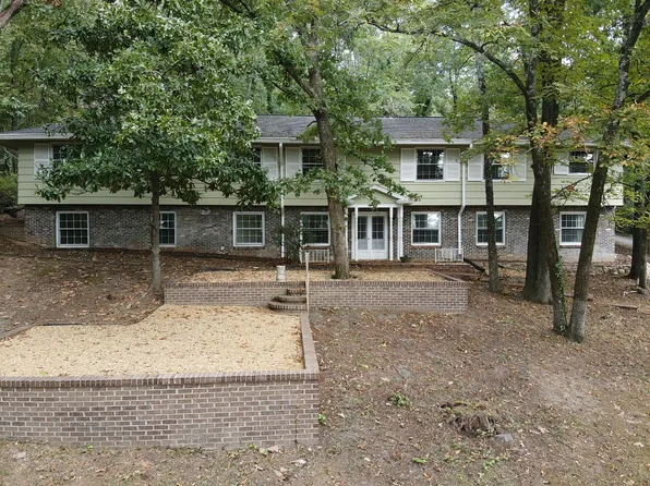 233 Fairway Dr, Anniston, AL 36207